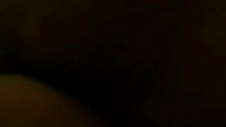একটি রোমান্টিক সন্ধ্যায় ব্যবস্থা পর, দুই জাপানি চুম্বন মোমবাতি এবং একটি সেক্সি বিএফ সেক্সি বিএফ দীর্ঘ সময়ের জন্য চুম্বন, তারপর তারা আলতো রুম কাছাকাছি সরানো, যেখানে তারা একে অপরের ধীরে ধীরে অনুপ্রেরণা